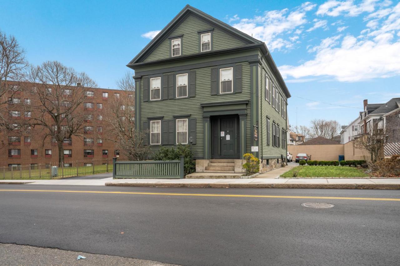 Lizzie Borden House Bed & Breakfast Fall River Dış mekan fotoğraf