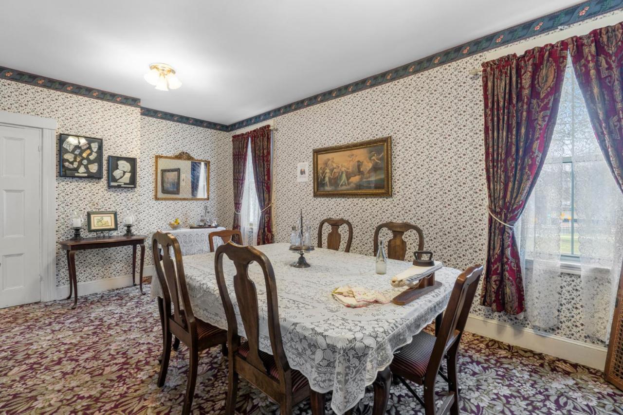 Lizzie Borden House Bed & Breakfast Fall River Dış mekan fotoğraf