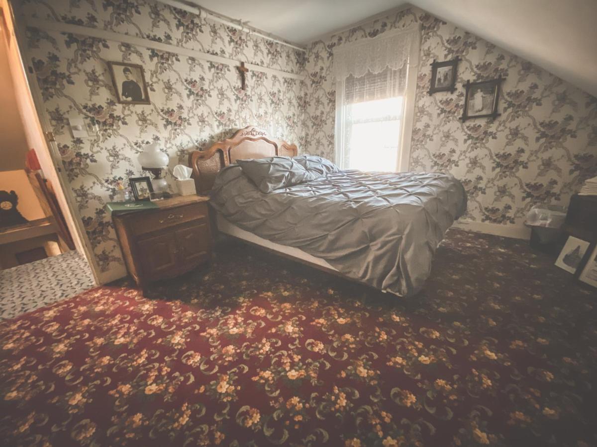 Lizzie Borden House Bed & Breakfast Fall River Dış mekan fotoğraf